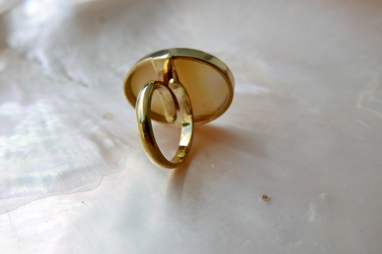 Mix Of Metals Oval Sea-Shell Ring Brass Gold Plated 18K